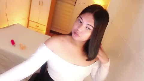 Snapshot of kayleepinay chatting on October 2025 02:13:01 PM Y O U R        F U T U R E       K A Y L E E  online show from October 2025 02:13:01 PM