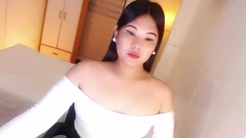 Snapshot of kayleepinay chatting on October 2025 07:49:02 PM Y O U R        F U T U R E       K A Y L E E  online show from October 2025 07:49:02 PM