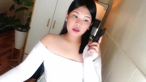 Y O U R        F U T U R E       K A Y L E E  online show from January 2026 04:21:02 PM