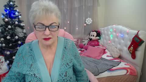 kaylesmoll online show from December 2024 02:13:01 AM