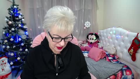 kaylesmoll online show from December 2024 05:31:02 AM