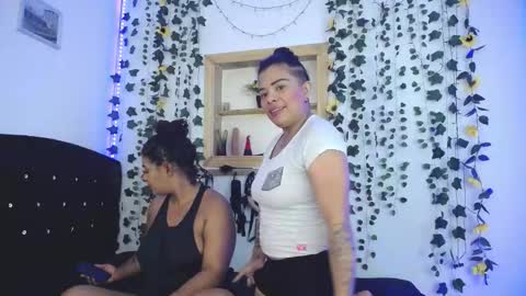 Snapshot of kaylie_and_dakota_ chatting on October 2025 02:07:01 PM kaylie and dakota  online show from October 2025 02:07:01 PM