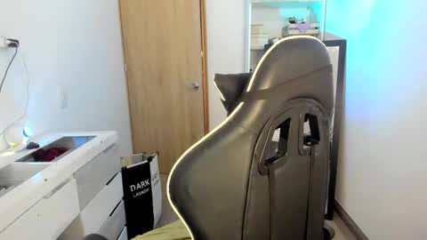 kaylie online show from April 2026 07:58:01 PM