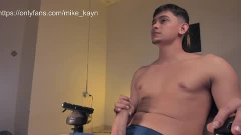 Snapshot of kayn_morningstar chatting on April 2026 06:03:01 AM Mike online show from April 2026 06:03:01 AM