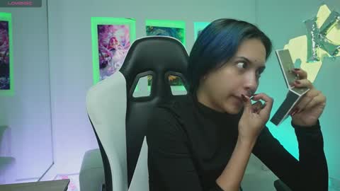 Kayra online show from December 2025 12:14:02 PM