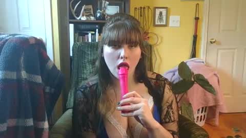 Snapshot of kaytiebird96 chatting on December 2024 07:21:02 PM Katie Bird online show from December 2024 07:21:02 PM