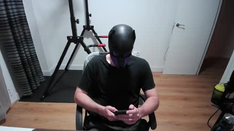 Neon online show from November 2025 07:05:01 PM