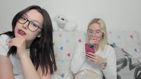 Snapshot of kebesheska chatting on December 2024 12:06:01 PM Seb Polly Roxy Jonny online show from December 2024 12:06:01 PM