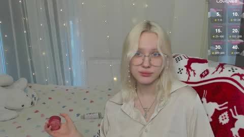 Snapshot of kebesheska chatting on January 2025 05:24:01 AM Seb Polly Roxy Jonny online show from January 2025 05:24:01 AM