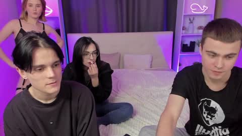 Snapshot of kebesheska chatting on January 2025 11:11:01 AM Seb Polly Roxy Jonny online show from January 2025 11:11:01 AM