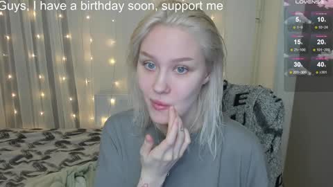 Snapshot of kebesheska chatting on February 2025 01:54:02 PM Seb Polly Roxy Jonny online show from February 2025 01:54:02 PM