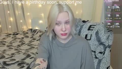 Snapshot of kebesheska chatting on February 2025 12:22:02 AM Seb Polly Roxy Jonny online show from February 2025 12:22:02 AM