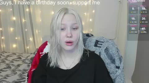 Snapshot of kebesheska chatting on February 2025 02:40:01 AM Seb Polly Roxy Jonny online show from February 2025 02:40:01 AM