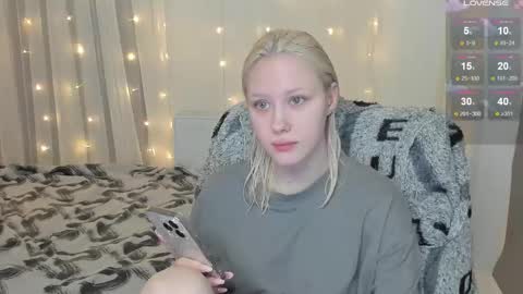 Snapshot of kebesheska chatting on February 2025 01:48:01 PM Seb Polly Roxy Jonny online show from February 2025 01:48:01 PM