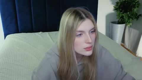 Snapshot of kebesheska chatting on September 2025 02:08:01 PM Seb Polly Roxy Jonny online show from September 2025 02:08:01 PM