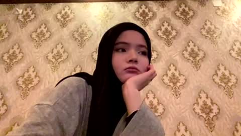 Snapshot of keeleylandrie chatting on April 2026 05:27:02 AM Kate online show from April 2026 05:27:02 AM