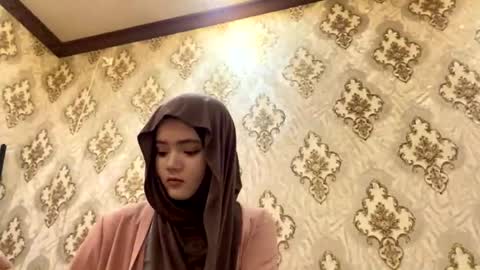 Snapshot of keeleylandrie chatting on April 2026 05:16:01 AM Kate online show from April 2026 05:16:01 AM