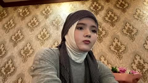 Snapshot of keeleylandrie chatting on April 2026 06:02:02 AM Kate online show from April 2026 06:02:02 AM