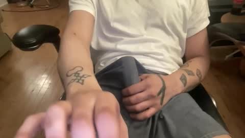 Snapshot of keesey23 chatting on April 2026 01:15:01 AM Keesey23 online show from April 2026 01:15:01 AM