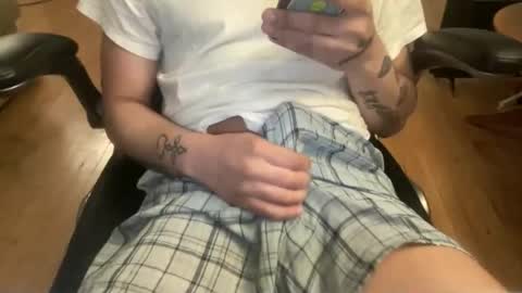 Snapshot of keesey23 chatting on April 2026 02:34:02 AM Keesey23 online show from April 2026 02:34:02 AM