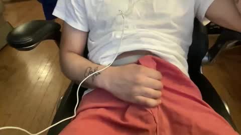 Snapshot of keesey23 chatting on April 2026 12:02:01 AM Keesey23 online show from April 2026 12:02:01 AM