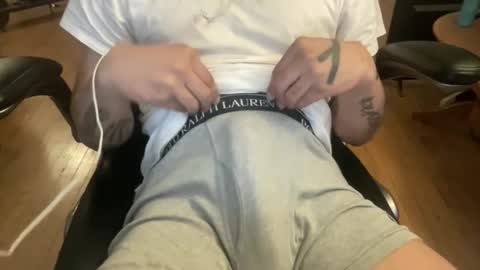 Snapshot of keesey23 chatting on April 2026 11:57:01 PM Keesey23 online show from April 2026 11:57:01 PM