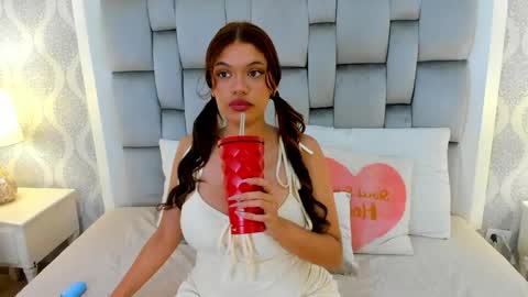 Snapshot of keiira_fox chatting on April 2026 11:27:01 AM Keiira Fox online show from April 2026 11:27:01 AM