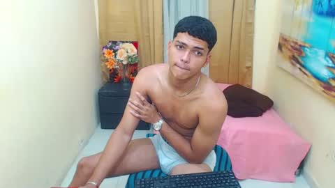 keinner  sexy hot bigcock online show from October 2025 06:30:02 PM