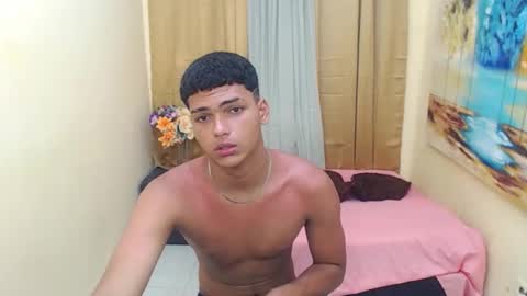 keinner  sexy hot bigcock online show from October 2025 06:12:01 PM