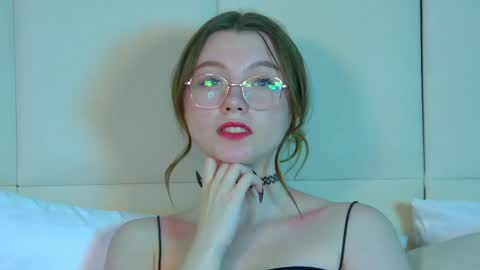 Keira online show from February 2025 01:44:02 AM