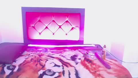 keityperrys online show from April 2026 01:00:02 AM