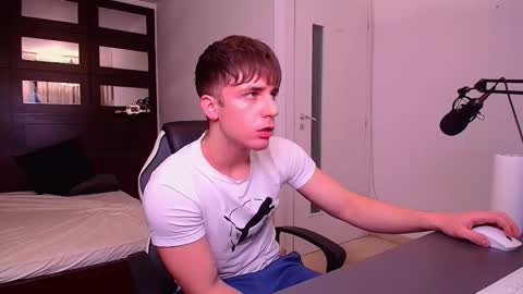 Snapshot of kellenwest chatting on December 2025 11:15:02 AM KellenWest online show from December 2025 11:15:02 AM