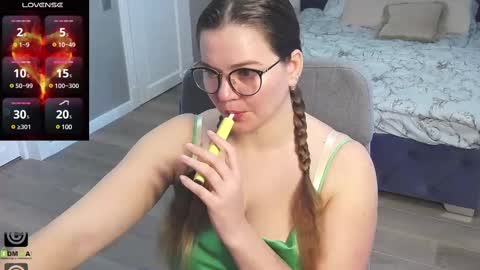 Snapshot of kellielowie chatting on February 2025 08:12:02 AM kellielowie online show from February 2025 08:12:02 AM