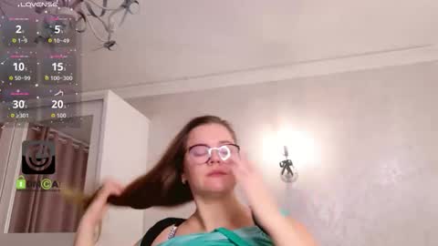 Snapshot of kellielowie chatting on December 2025 06:55:02 AM kellielowie online show from December 2025 06:55:02 AM