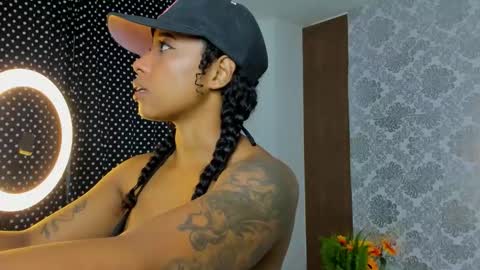 kelly__thomson online show from November 2025 10:56:01 PM