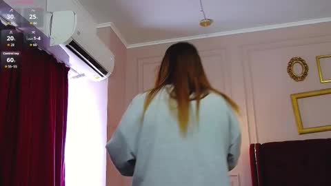 Snapshot of kelly_bliss chatting on October 2025 09:23:01 AM Kelly online show from October 2025 09:23:01 AM