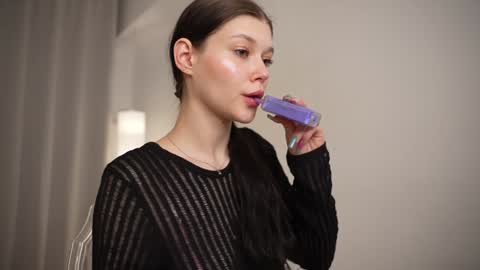 Snapshot of kelly_ember chatting on January 2025 01:52:02 PM KELLY online show from January 2025 01:52:02 PM