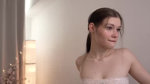 Snapshot of kelly_ember chatting on February 2025 10:37:02 AM KELLY online show from February 2025 10:37:02 AM