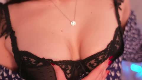 Snapshot of kelly_ember chatting on March 2025 11:47:02 AM KELLY online show from March 2025 11:47:02 AM