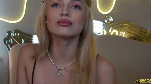 Kelly online show from September 2025 05:21:01 AM