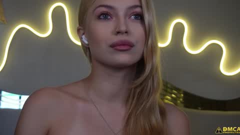 Kelly online show from October 2025 05:32:01 AM