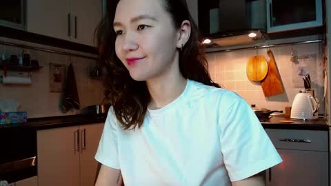 Snapshot of kelly_yon chatting on March 2025 09:03:01 PM Kelly online show from March 2025 09:03:01 PM