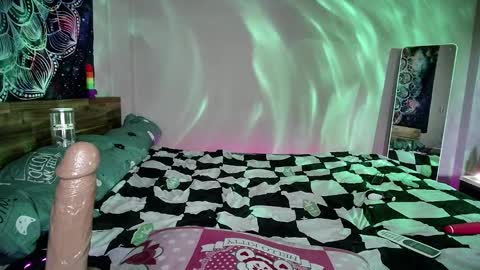 Kelly online show from December 2024 08:19:02 AM