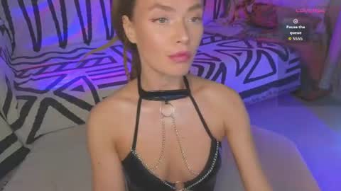 Snapshot of kellyfouler chatting on July 2026 03:19:02 PM KellyFouler online show from July 2026 03:19:02 PM