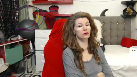 kelly online show from February 2025 07:16:01 PM