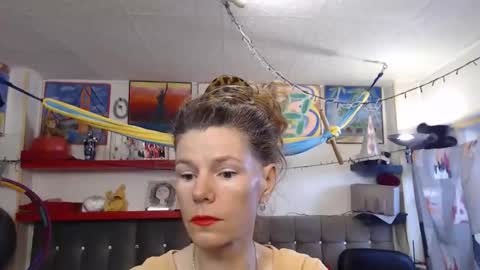 kelly online show from October 2025 11:20:02 AM