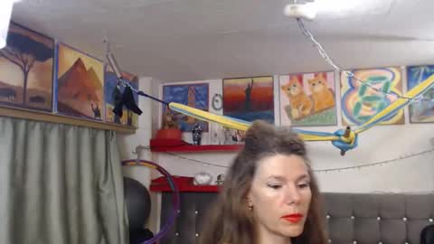 kelly online show from October 2025 10:32:02 PM