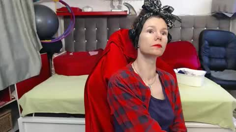 kelly online show from October 2025 10:41:02 AM