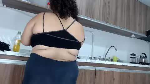 Snapshot of kellyshibary chatting on July 2026 07:43:01 PM KELLY LUNA online show from July 2026 07:43:01 PM