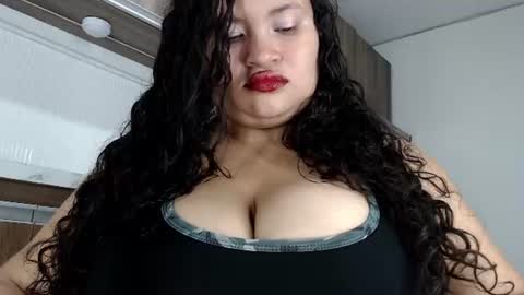 Snapshot of kellyshibary chatting on July 2026 07:10:01 PM KELLY LUNA online show from July 2026 07:10:01 PM